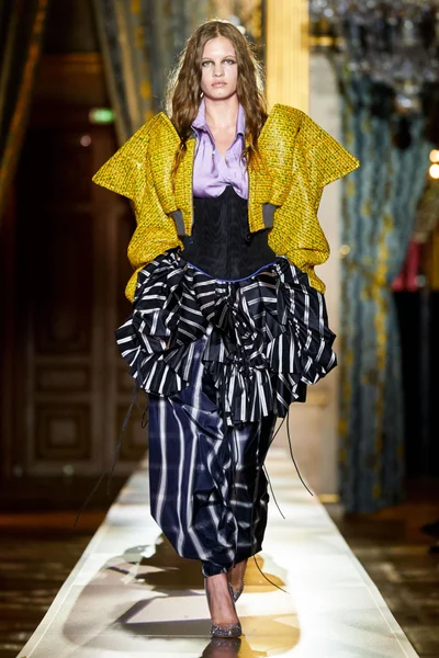 Look 42